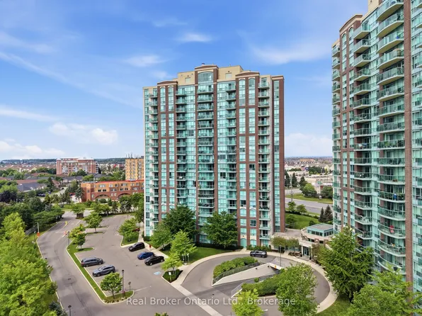 4879 Kimbermount Ave #902, Mississauga, ON L5M 7R8