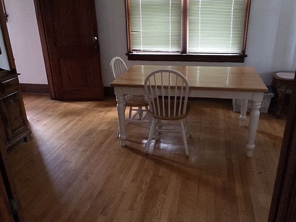 3rd image of 302 E Prospect St Floor 3