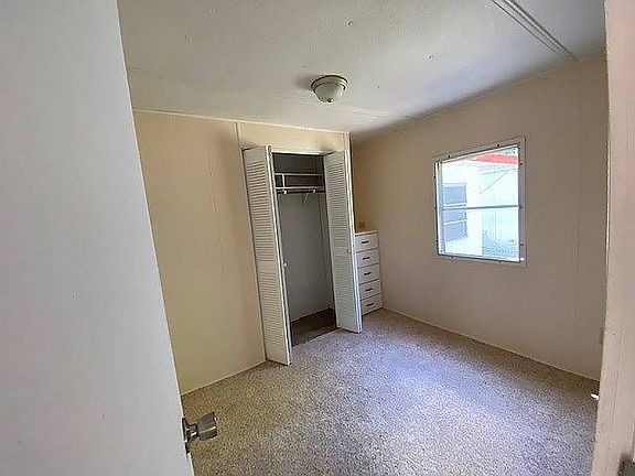 5th image of 92 Holly Dr