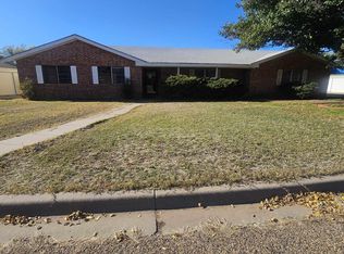 1732 Belvoir Cir, Clovis, NM 88101