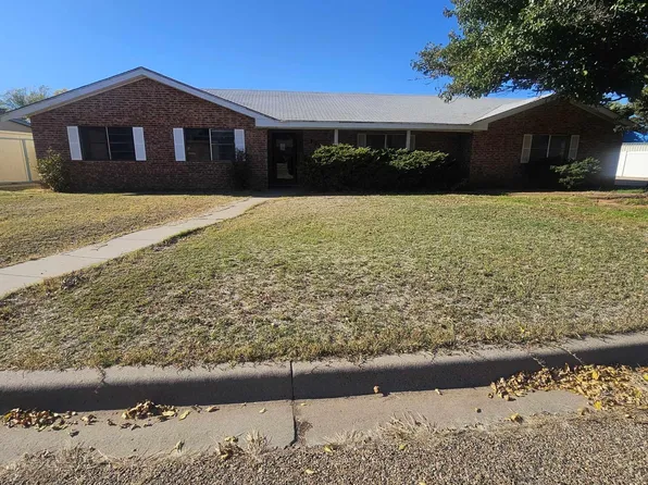 1732 Belvoir Cir, Clovis, NM 88101
