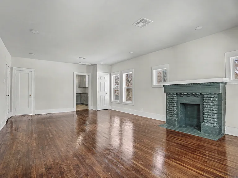 1340 N Boston Ave — Photo 2
