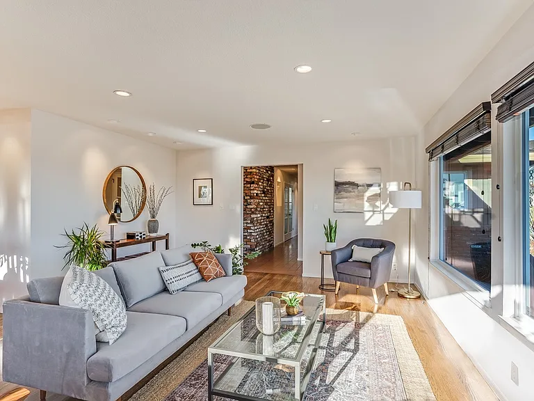 2032 W Cliff Dr — Photo 5
