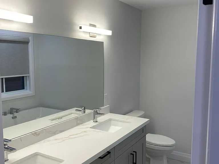 1316 Honeywood Dr #UPPER — Photo 11