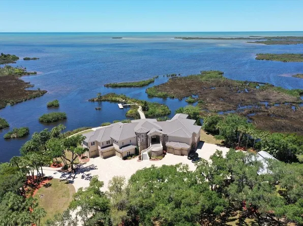 1227 Osowaw Blvd, Spring Hill, FL 34607