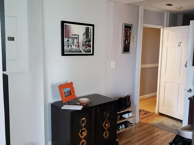 220 Hanover St #15 — Photo 7