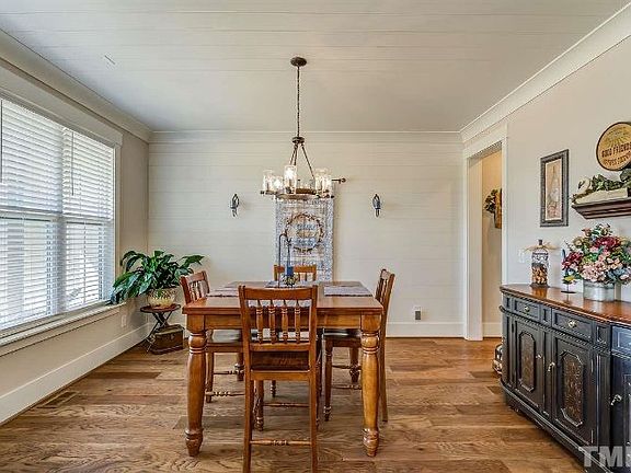 4th image of 373 Allesandra Dr
