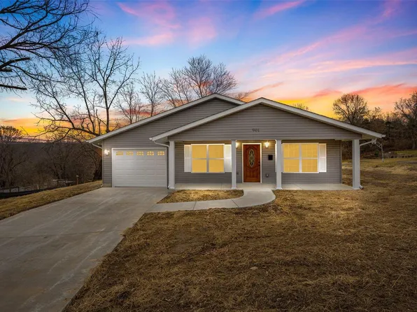 901 Kennett St, De Soto, MO 63020