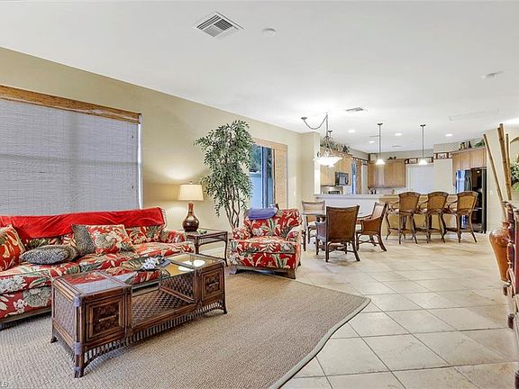 3rd image of 10512 Avila Cir