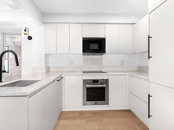 2nd image of 1015A President St #1R