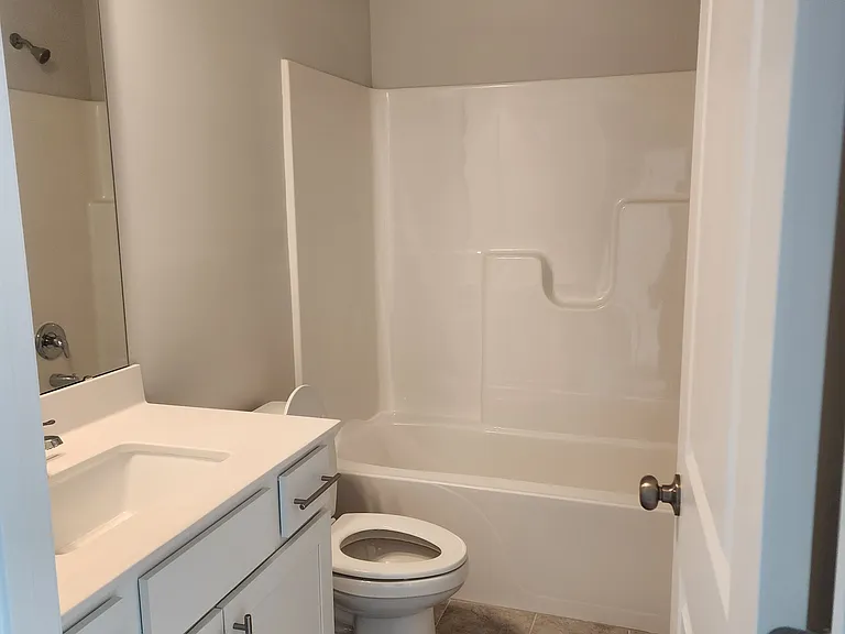 508 Hanover Shore Ln — Photo 6