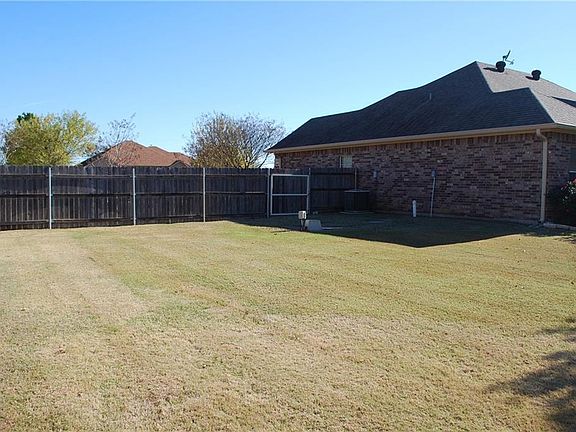 5th image of 126 Continental Ln