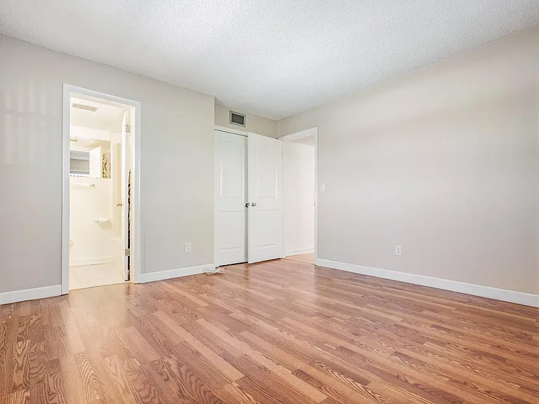 2525 W Bay Dr #B44 — Photo 20