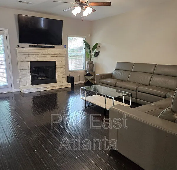 422 Live Oak Pass — Photo 5