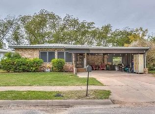 211 Paloma St, Winters, TX 79567