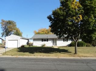 806 Schumann St, Sun Prairie, WI 53590