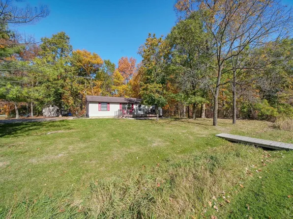 7438 Surrey Dr, Onsted, MI 49265