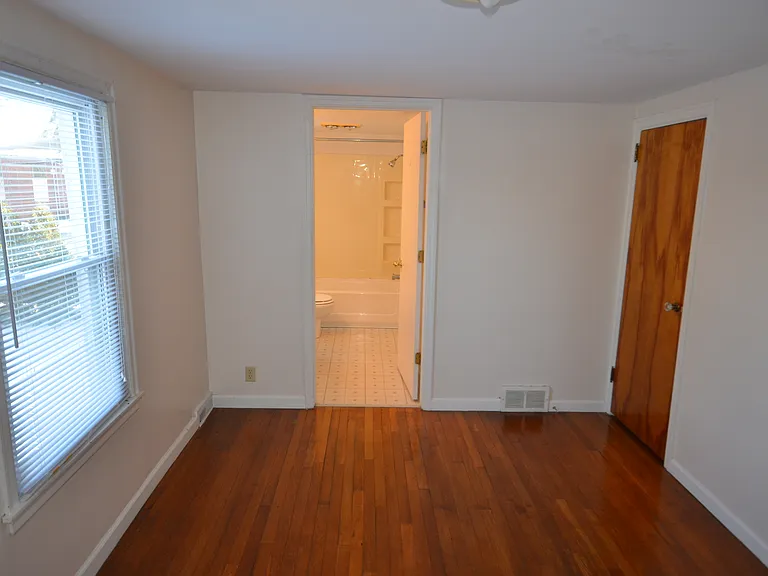 121 Hickory Rd — Photo 15