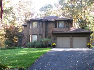 1878 Country Brook Dr SE, Ada, MI
