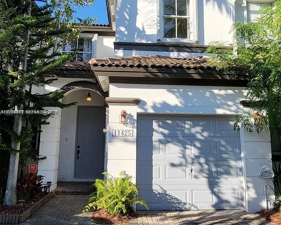 1st image of 11425 NW 76th Ter
