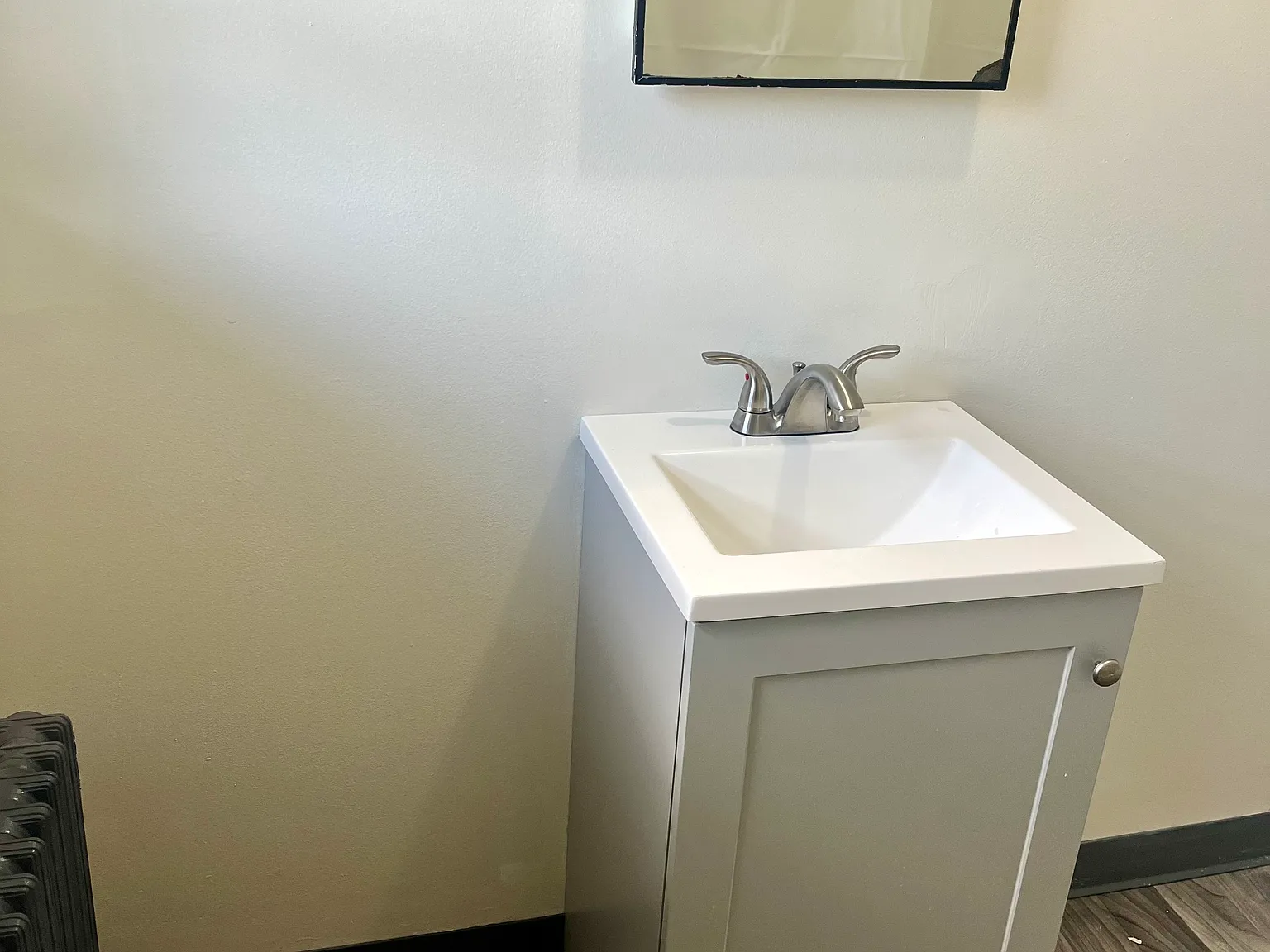 2 bed, 990 sqft, $1,075 — Photo 3