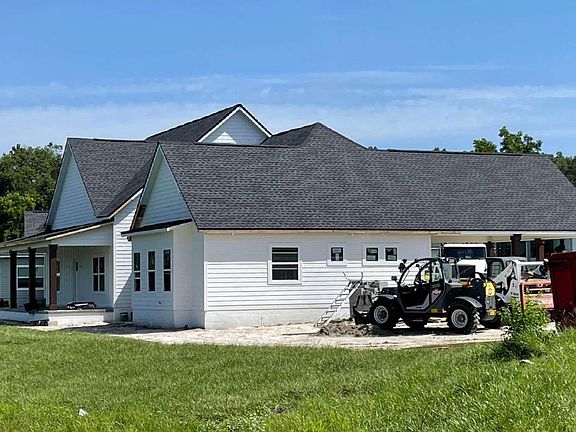 5th image of 147 SW Grand Magnolia Gln