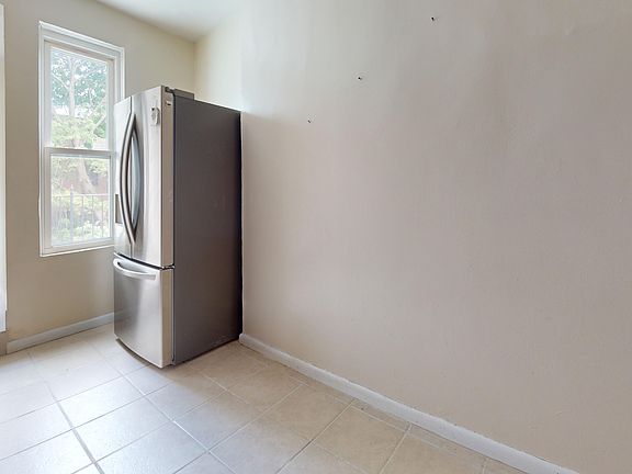 3rd image of 1840 Muliner Ave #2