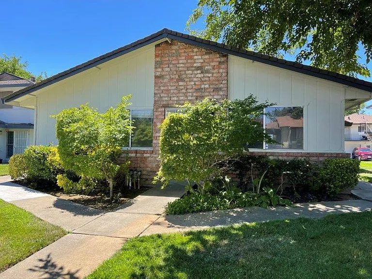 9508 Emerald Park Dr #1 — Photo 15