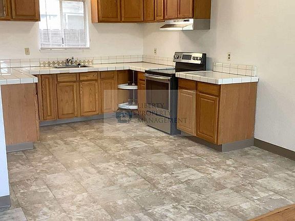 4th image of 208 S 5th Ave #208
