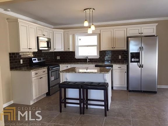 4th image of 631 Oak Hill Dr