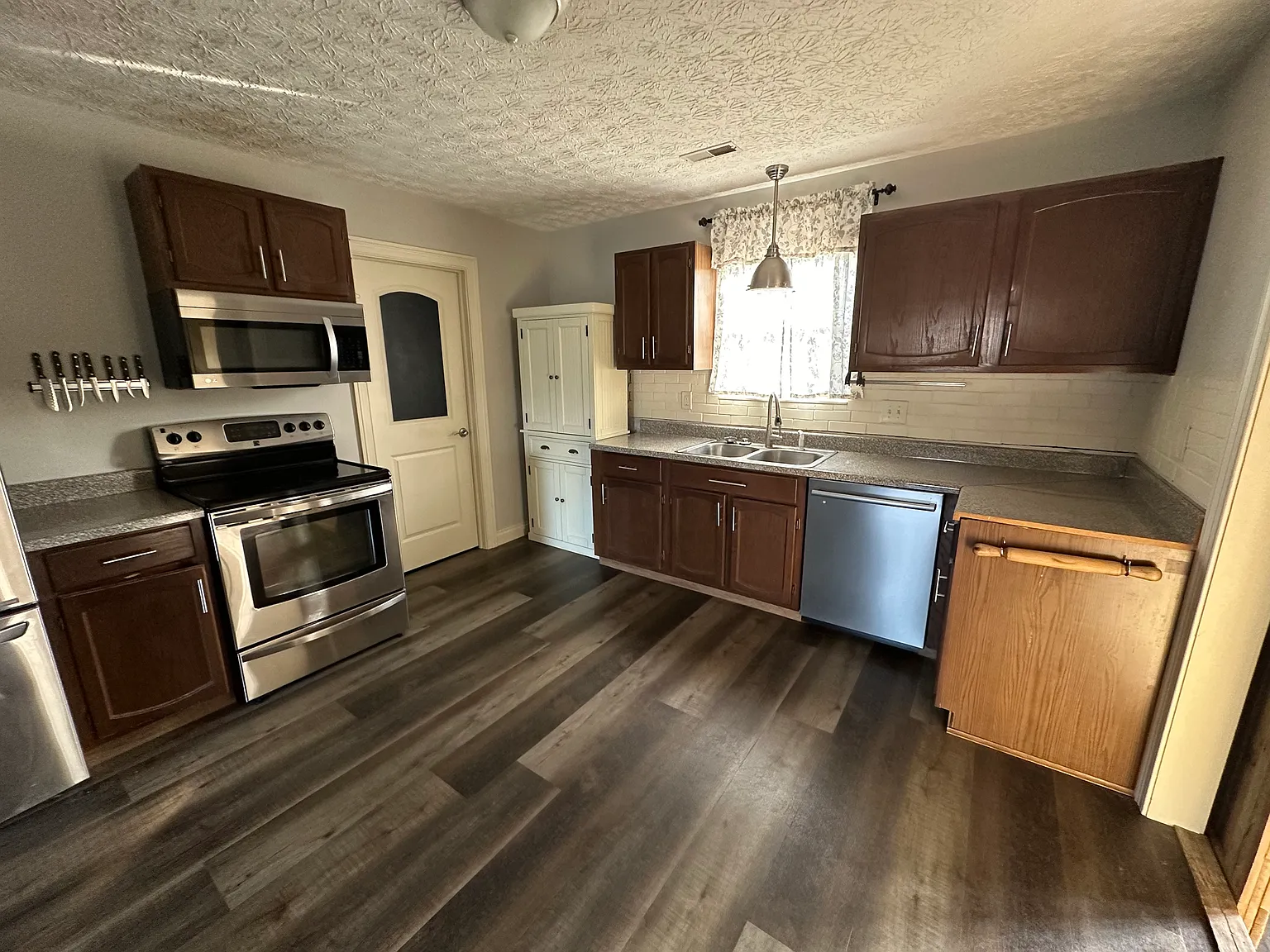 3 bed, 1262 sqft, $1,800 — Photo 4