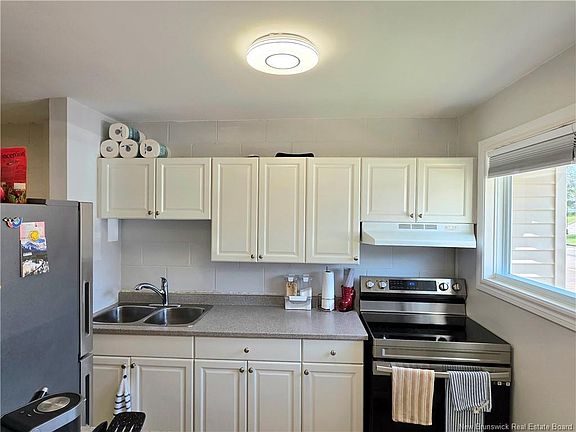 4th image of 24 Suffolk St #35