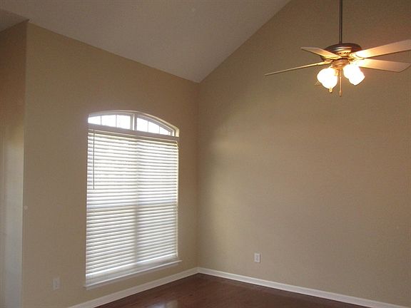 3rd image of 3015 Waywood Dr