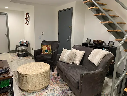 Rented by The InHouse Group | media 16