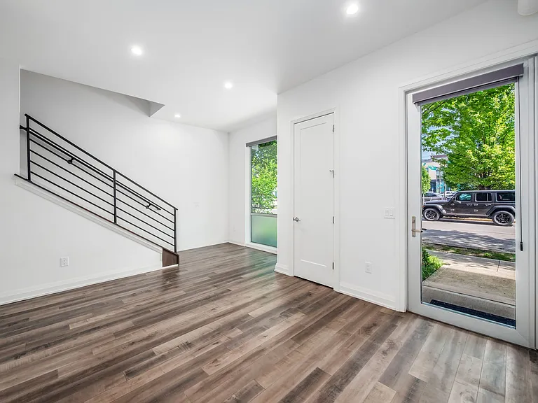 239 Auden Ave — Photo 13