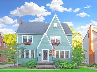 936 Cambridge Rd, Cleveland Heights, OH 44121