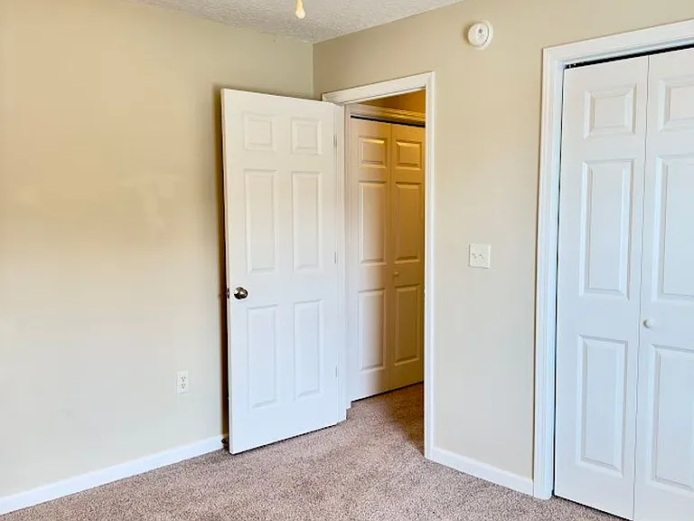 138 Hamilton Dr — Photo 15