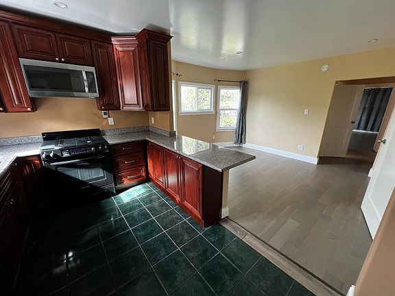 3rd image of 879 32nd St APT D