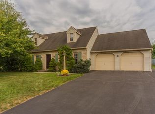 7 Cardinal Dr, Stevens, PA 17578