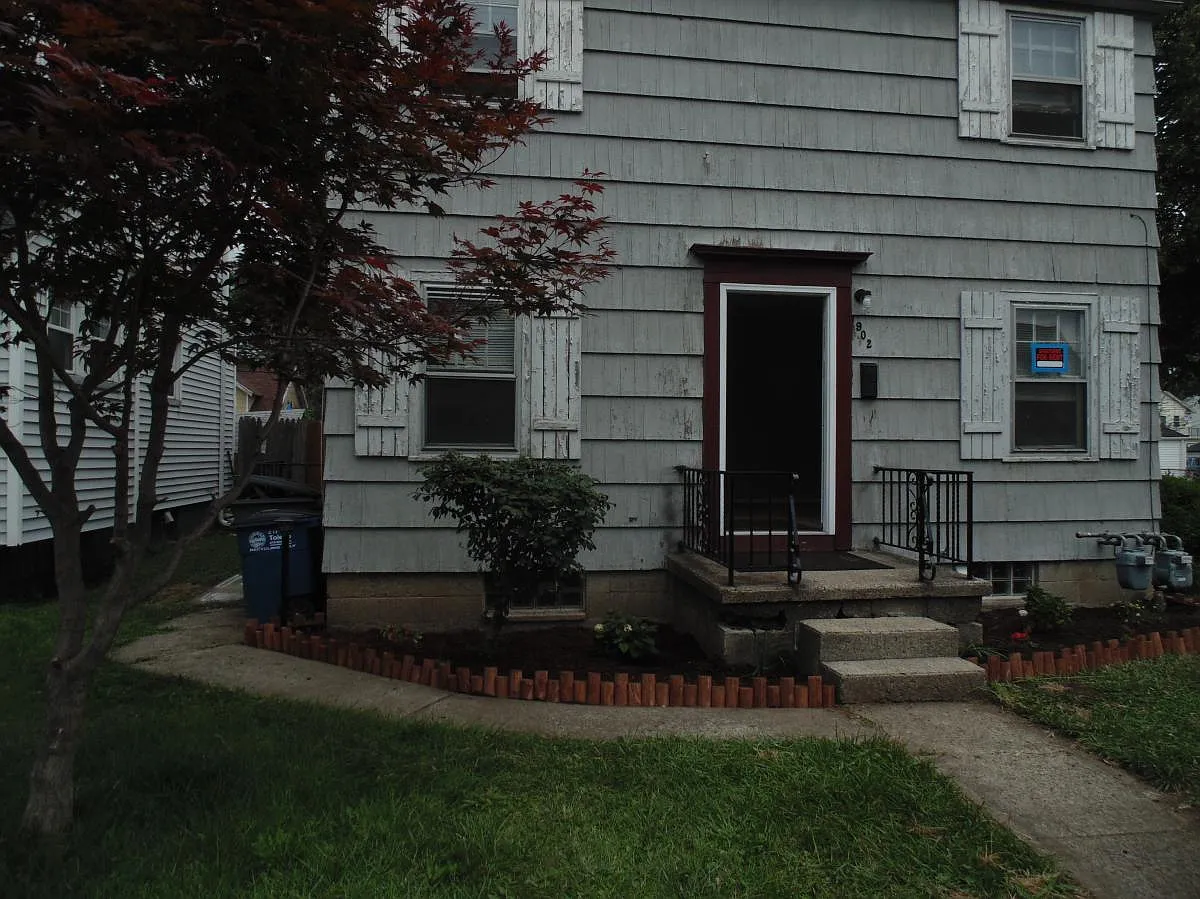 902 Alvison Rd photo 1