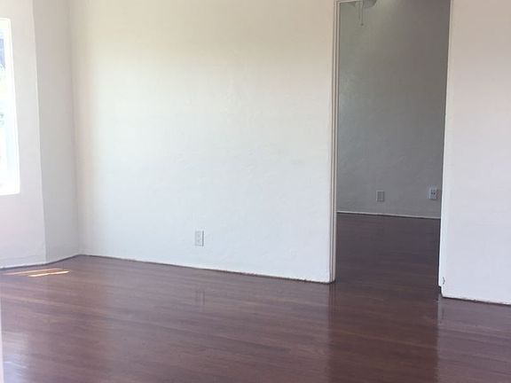 4th image of 1828 Howard Ave