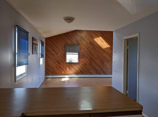 330 44th St, Lindenhurst, NY 11757