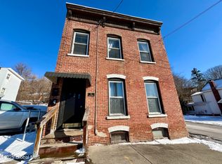84 Hill St, Troy, NY 12180