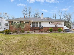 99 William St, Clark, NJ 07066