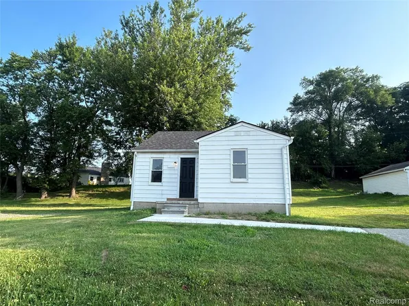 2109 E Walton Blvd, Auburn Hills, MI 48326