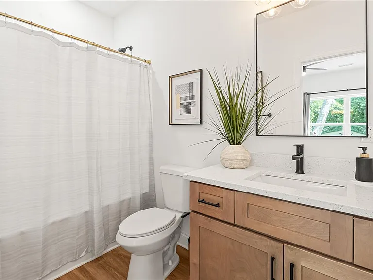 605 Poplar St — Photo 15