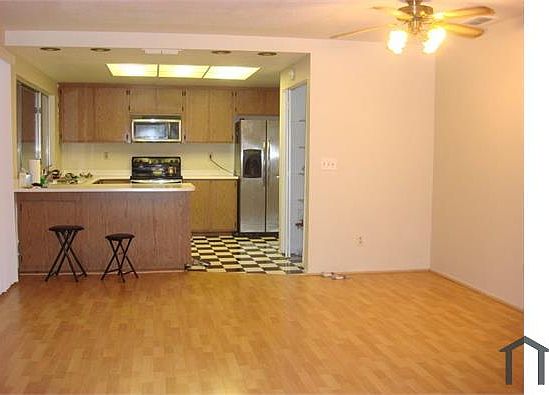 4th image of 8292 Summer Falls Cir