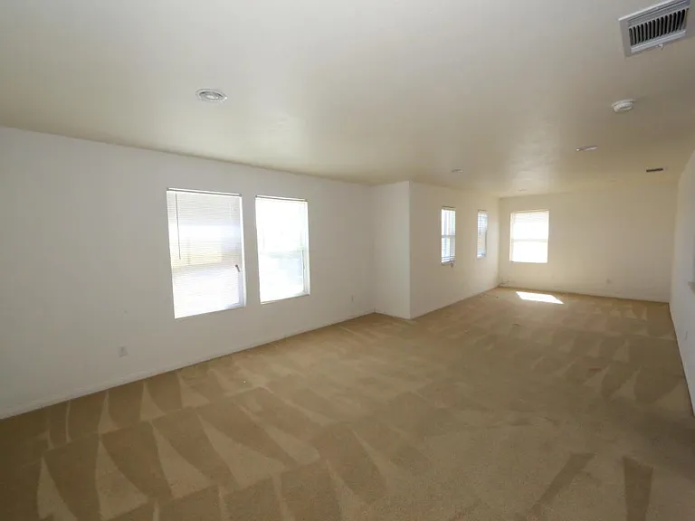 1548 Phoenix Dr — Photo 11