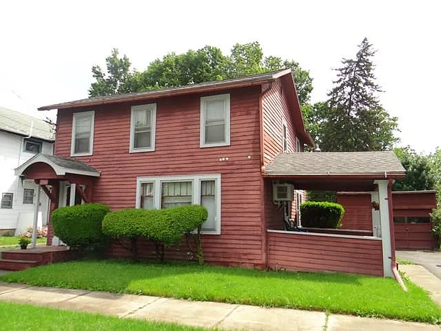 109 Fulton St photo 1