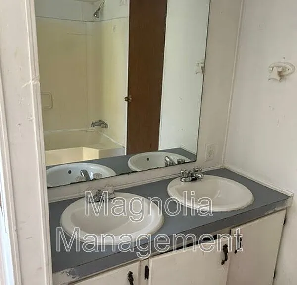 31 S Oliver Dr #10 — Photo 9